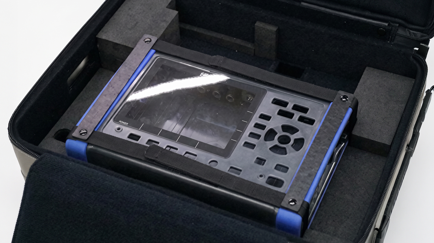 収納する機器に合わせて製作したソフトケース